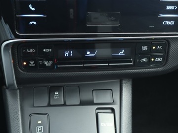 Toyota Auris II Hatchback 5d Facelifting 1.8 Hybrid 136KM 2016 Toyota Auris Hybrid, Salon Polska, Automat, Klima, zdjęcie 12