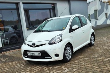 Toyota Aygo I Hatchback 5d Facelifting 1.0 VVT-i 68KM 2012 Toyota Aygo 1,0 Ben Klima Benzyna 68KM