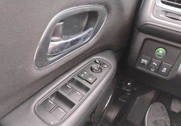Honda HR-V II SUV 1.5 i-VTEC 130KM 2017 Honda HR-V 2017r, 1.5 Benzyna. Uszkodzony przod. 1.5 Benzyna 130KM, zdjęcie 9