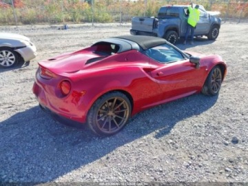 Alfa Romeo 4C 2016 Alfa Romeo 4C 2016 ALFA ROMEO 4C SPIDER 1.7 Benzyna 237KM, zdjęcie 4