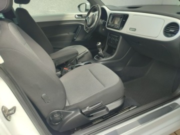 Volkswagen Beetle Hatchback 3d 1.6 TDI 105KM 2015 Volkswagen Beetle bezwypadkowy wyposażen, zdjęcie 25