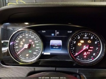 Mercedes Klasa E W213 2019 Mercedes-Benz Klasa E 2019 Mercedes-Benz E-Class E 300 4MATIC Sedan 2.0, zdjęcie 8