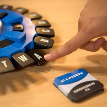 ИГРА В СЛОВА TAPPLE FAMILY CREATIVE BOARD GAME WITH LETTERS FAMILY FUN