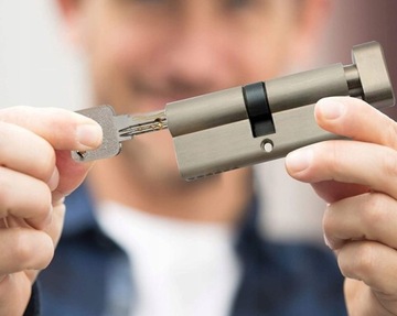 ЛИЧИНКА ЗАМКА ДВЕРНАЯ ЛИЧИНКА 30/30 5 КЛЮЧЕЙ