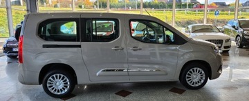 Toyota 2022 Toyota Proace City Verso Polski salon 130KM Long 7foteli Perfekcyjny stan, zdjęcie 14