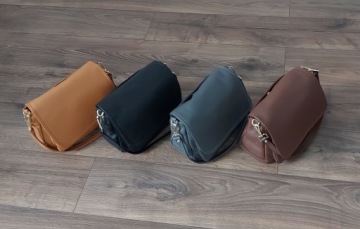 Вместительная сумка-мессенджер Vera Pelle, итальянская кожа, три отделения, молния Camel.