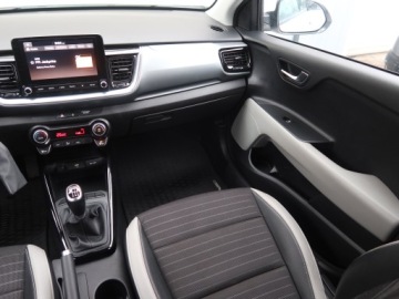 Kia Stonic I Crossover Facelifting 1.0 T-GDI 100KM 2023 Kia Stonic 1.0 T-GDI, Salon Polska, Serwis ASO, zdjęcie 7