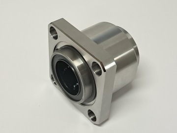 Линейный подшипник LM40 fi40, ступица, стальной корпус с фланцем