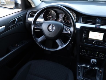 Skoda Superb II Outdoor 2.0 TDI CR DPF 170KM 2014 Skoda Superb 2.0 TDI, 167 KM, Navi, Klima, zdjęcie 6