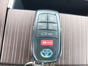 Toyota Sienna III 2022 Toyota Sienna 2022 Toyota Sienna XLE AWD 7-Passenger 2.5 Benzyna 189KM, zdjęcie 14