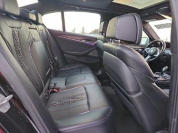 BMW Seria 5 G30-G31 2021 BMW Seria 5 2021r., M550xi, 4.4L, od ubezpieczalni 4.4 Benzyna 461KM, zdjęcie 8