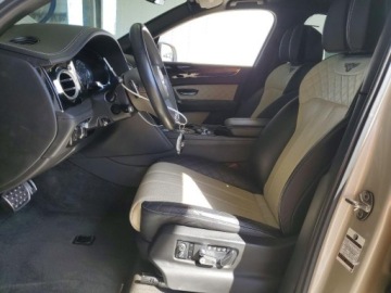 Bentley Bentayga 2018 Bentley Bentayga Signature AWD 2018 6.8 Benzyna 608KM, zdjęcie 7