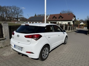 Hyundai i20 I Hatchback 5d Facelifting 1.2 DOHC 85KM 2015 Hyundai i20 1,3 benzyna 85 ps ładny ,świeżo, zdjęcie 3