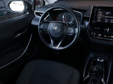 Toyota Corolla XII Sedan 1.5 VVT-i 125KM 2021 Toyota Corolla 1.5 VVT-i, Salon Polska, zdjęcie 6