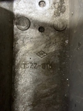 Suzuki GV 700 Madura Крышка радиатора левая