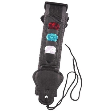 Гитарный ремень с держателем медиатора.