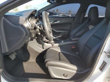 Mercedes CLA C118/X118 2019 Mercedes-Benz CLA 250 2019 2.0L 2.0 Benzyna 221KM, zdjęcie 7