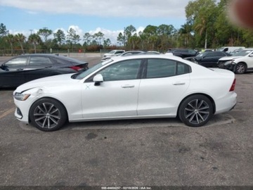 Volvo S60 III 2021 Volvo S60 T5 Momentum 2021 2.0 Benzyna 250KM, zdjęcie 2