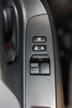 Toyota Yaris III Hatchback 5d Facelifting 1.0 VVT-i 69KM 2017 Toyota Yaris 1.0 Active Benzyna 69KM, zdjęcie 29