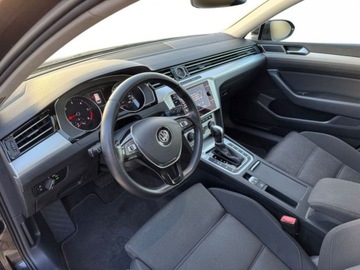 Volkswagen Passat B8 Variant 2.0 TDI BlueMotion SCR 150KM 2018 Volkswagen Passat serwis ASO salon Polska zadbany 2 kpl. kol 2.0 Diesel, zdjęcie 4