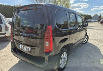 Opel Combo E Kombivan 1.5 Diesel 131KM 2021 Opel Combo Najbogatsza wersja Kamery 360 130KM 1.5 Diesel 131KM, zdjęcie 1