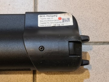 Шторка багажника Toyota Avensis (2015) черная (OE)