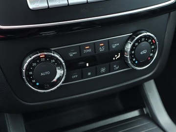 Mercedes GLE W166/C292 SUV 2.1 250d 204KM 2017 Mercedes GLE GLE 250 d, Salon Polska, 201 KM, zdjęcie 15