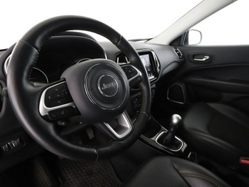 Jeep Compass II SUV 1.4 MultiAir 140KM 2019 Jeep Compass Grzane fotele grzana kierownica klima, zdjęcie 13
