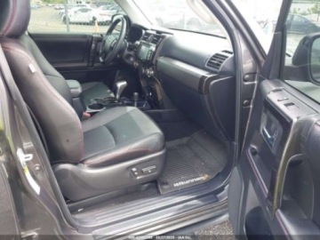 Toyota 2018 Toyota 4-Runner Trd Off Road Premium 2018 4.0l 4.0 Benzyna 270KM, zdjęcie 9