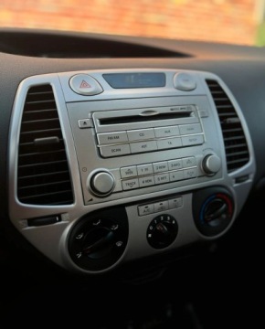 Hyundai i20 I Hatchback 5d 1.2 DOHC 78KM 2011 Hyundai i20 Klima Grzane Fotele Isofix Gwarancja w cenie Warszawa VRAX, zdjęcie 13