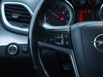 Opel Mokka I SUV 1.7 CDTI ECOTEC 130KM 2013 Opel Mokka 1.7 CDTI, 4X4, Skóra, Navi, Xenon, zdjęcie 18