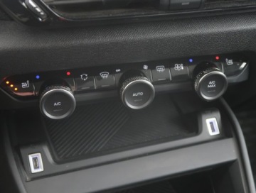 Citroen C4 III SUV 1.2 PureTech 130KM 2022 Citroen C4 1.2 PureTech, Salon Polska, Serwis ASO, zdjęcie 11