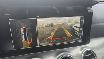 Mercedes Klasa E W213 2018 Mercedes E 220 AMG Pakiet 4 Matic Felgi 19", zdjęcie 26