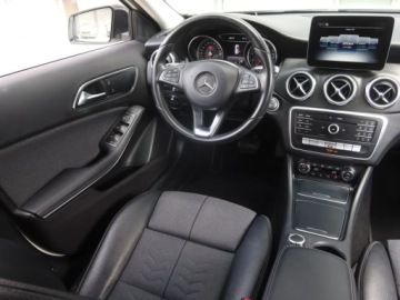 Mercedes GLA I Off-roader 1.6 200 156KM 2017 Mercedes GLA GLA 200, Salon Polska, Serwis ASO, zdjęcie 6