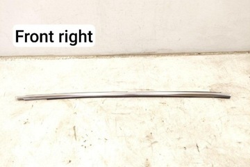 LIŠTA SVISLÁ PŘEDNÍCH PRAVÝCH DVEŘE PORSCHE TAYCAN 9J1837476A ELEKTR.