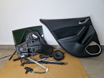 Левая задняя дверь Mazda 3 bm хэтчбек