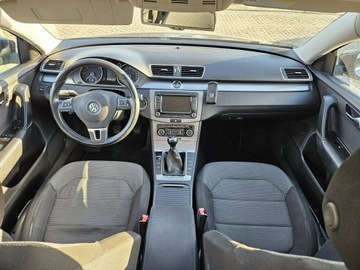 Volkswagen Passat B7 Variant 1.6 TDI CR DPF BlueMotion 105KM 2011 Volkswagen Passat 1,6 diesel 105KM nawigacja, zdjęcie 8