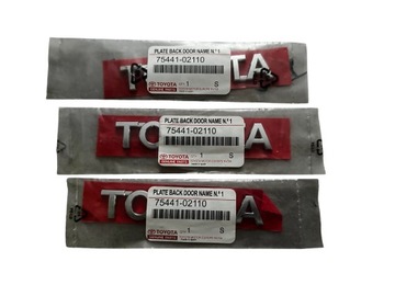 ZNACZEK EMBLEMAT KLAPY TYŁ 75441-02110 TOYOTA AURIS