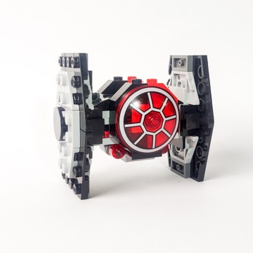 LEGO Star Wars 75194 / MYŚLIWIEC TIE NAJWYŻSZEGO PORZĄDKU