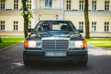 Mercedes W124 Coupe 3.0 24V 220KM 1990 MERCEDES-BENZ 300 CE W124 | 1990 | 132 000 km, zdjęcie 1