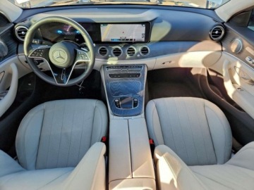 Mercedes Klasa E W213 2022 Mercedes-Benz Klasa E 350 2022 2.0 Benzyna 255KM, zdjęcie 8