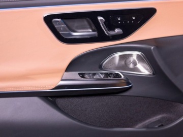 Mercedes Klasa E W214 Sedan 2.0 220d 197KM 2025 E Klasa 220 d 4-Matic AMG 2.0 (197KM) 2025, zdjęcie 9