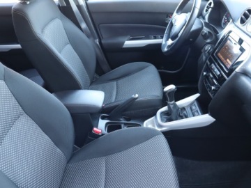 Suzuki Vitara III SUV 1.6 VVT 120KM 2017 Suzuki Vitara 1.6 VVT, Salon Polska, zdjęcie 8