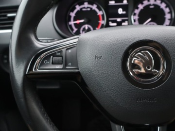 Skoda Octavia III Kombi Facelifting 1.5 TSI ACT 150KM 2019 Skoda Octavia 1.5 TSI, Salon Polska, Serwis ASO, zdjęcie 16