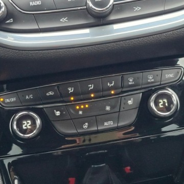 Opel Astra J GTC 1.4 Turbo ECOTEC 140KM 2016 Opel Astra K 1.4 Turbo Cosmo, zdjęcie 27