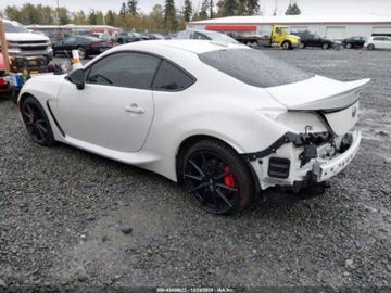 Toyota 2025 Toyota GR86 Premium, 2025r., 2.4L 2.4 Benzyna 228KM, zdjęcie 3