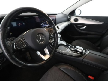 Mercedes Klasa E W213 Kombi 2.0 250 211KM 2017 Mercedes E 250 FV23% automat full LED virtual, zdjęcie 13