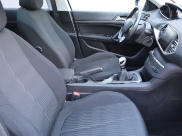 Peugeot 308 II SW 1.6 BlueHDi 120KM 2016 Peugeot 308 1.6 BlueHDi, Navi, Klima, Klimatronic, zdjęcie 8