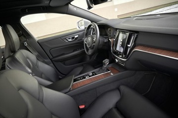 Volvo S60 II Sedan Facelifting 2.0 T4 DRIVE-E 190KM 2019 INSCRIPTION__ KAMERY 360__PANORAMA__HARMAN KARDON, zdjęcie 29