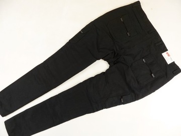 БАЙКЕР НОСИТ МУЖСКИЕ МОТОБРЮКИ РАЗМЕР 46 ДЛИННЫЕ